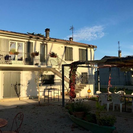 Апартаменты Chez Marinette Le Cailar Экстерьер фото
